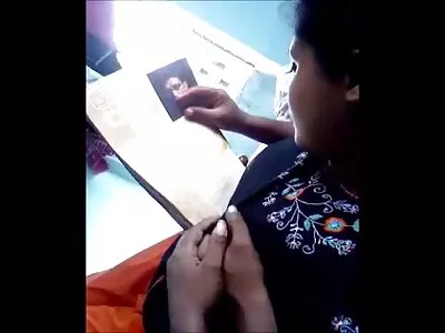 金发小妞被一个角质占主导地位的男性性交