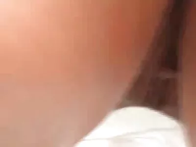 继女成为他办公室的私人荡妇