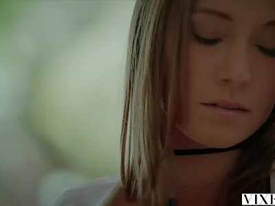 曲棍球玩角质青少年在比赛结束后获得奖励