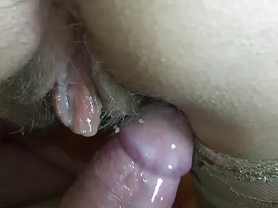 角质荡妇被 BBC 团伙殴打，让她的 BF 嫉妒