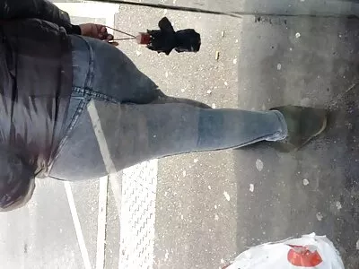 在荒凉的海滩上进行异族性交